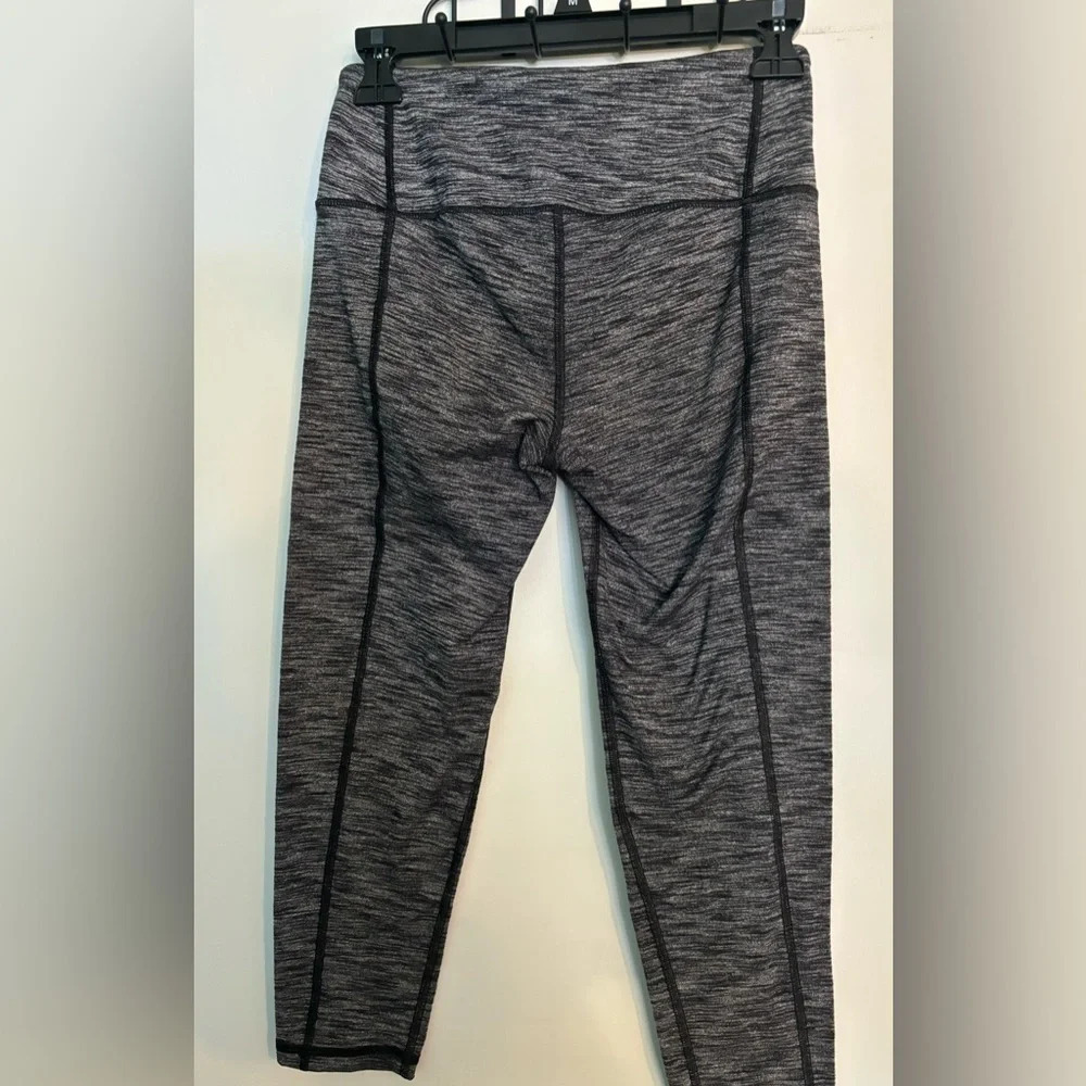 Victoria Sport Knockout by Victoria's Secret Womens Small Capri Black White - Picture 2 of 3